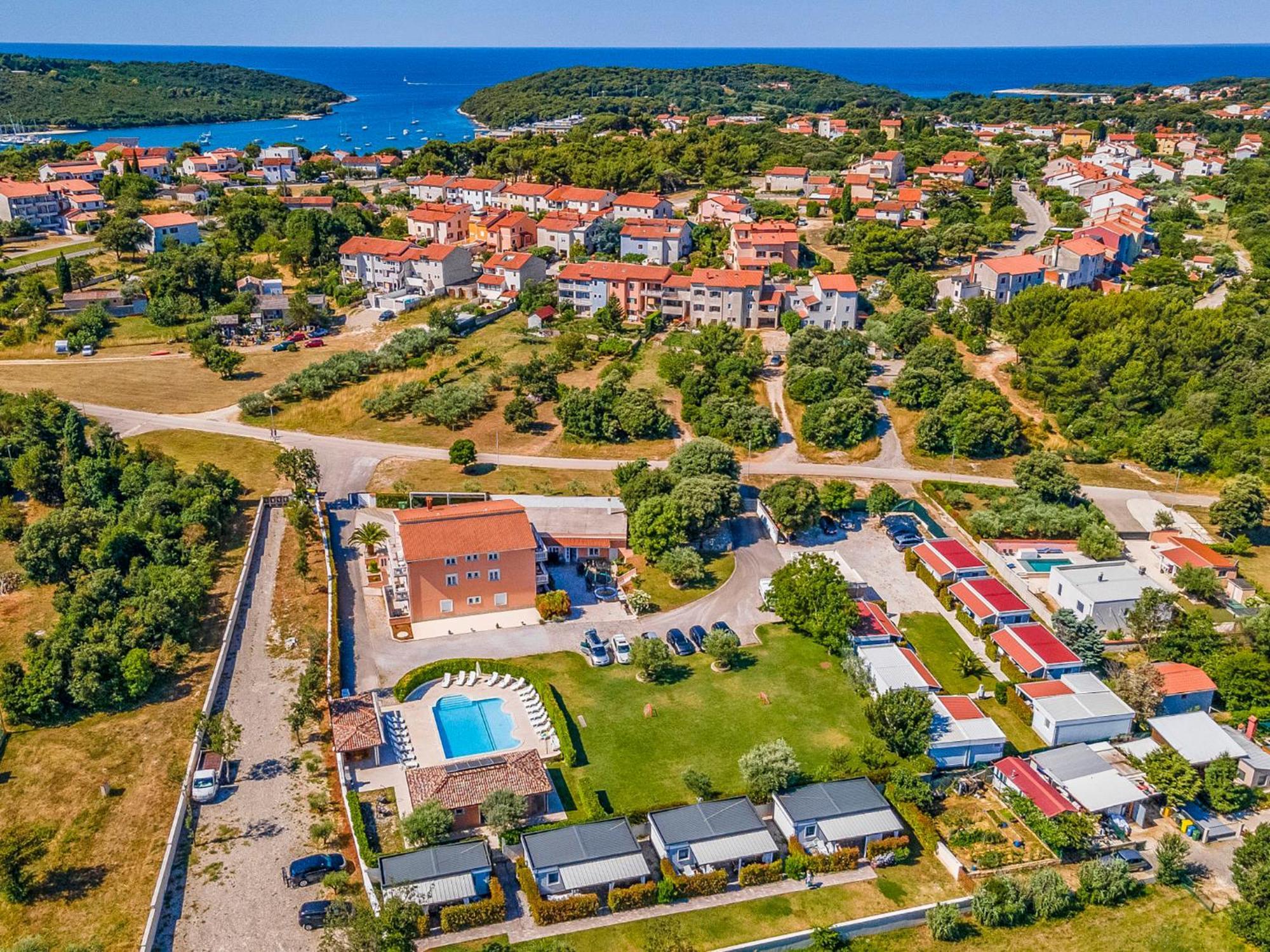 Superior-6 By Interhome Pula